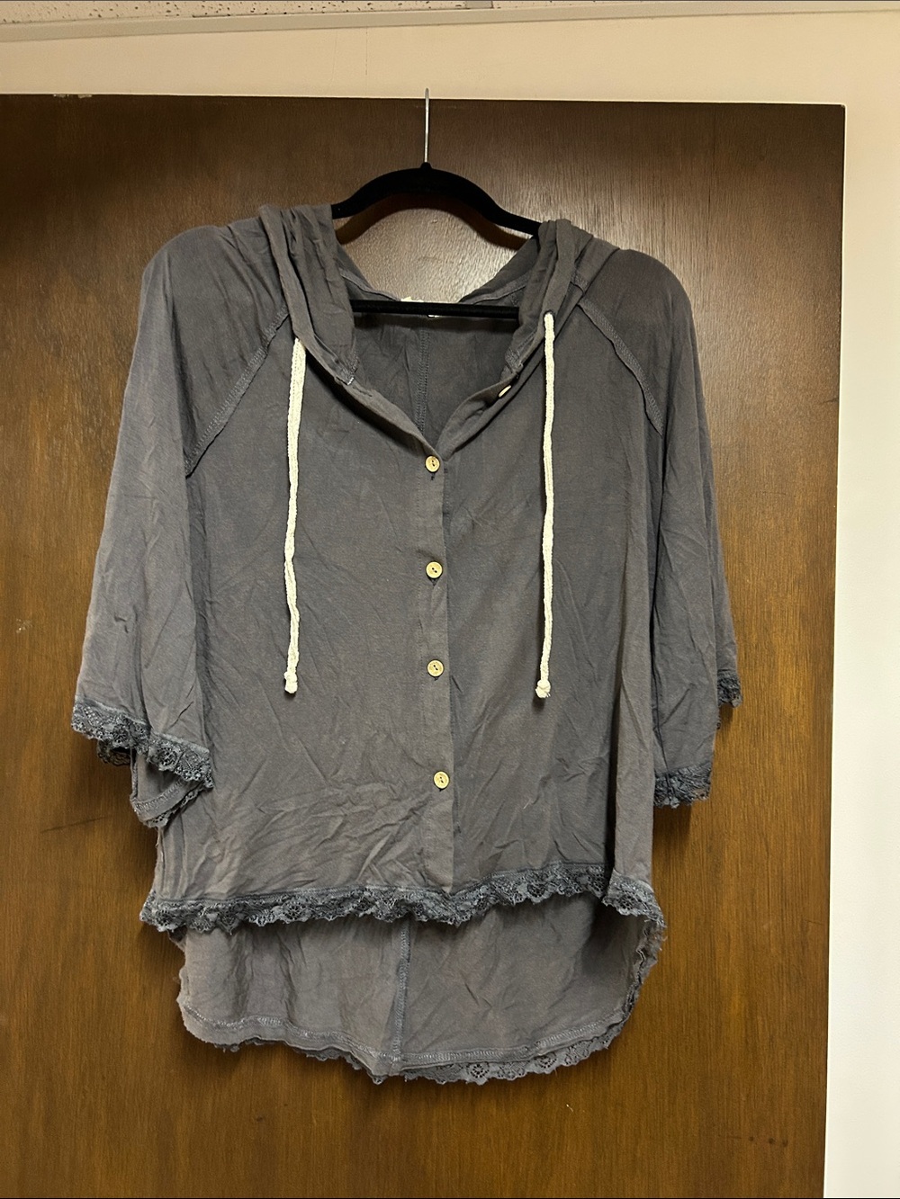POL Gray Hooded Button-Front Women's Shirt with Lace Trim